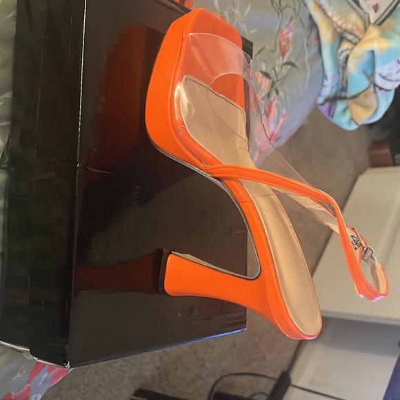 Heeled slingback sandals - Picture 7 of 8